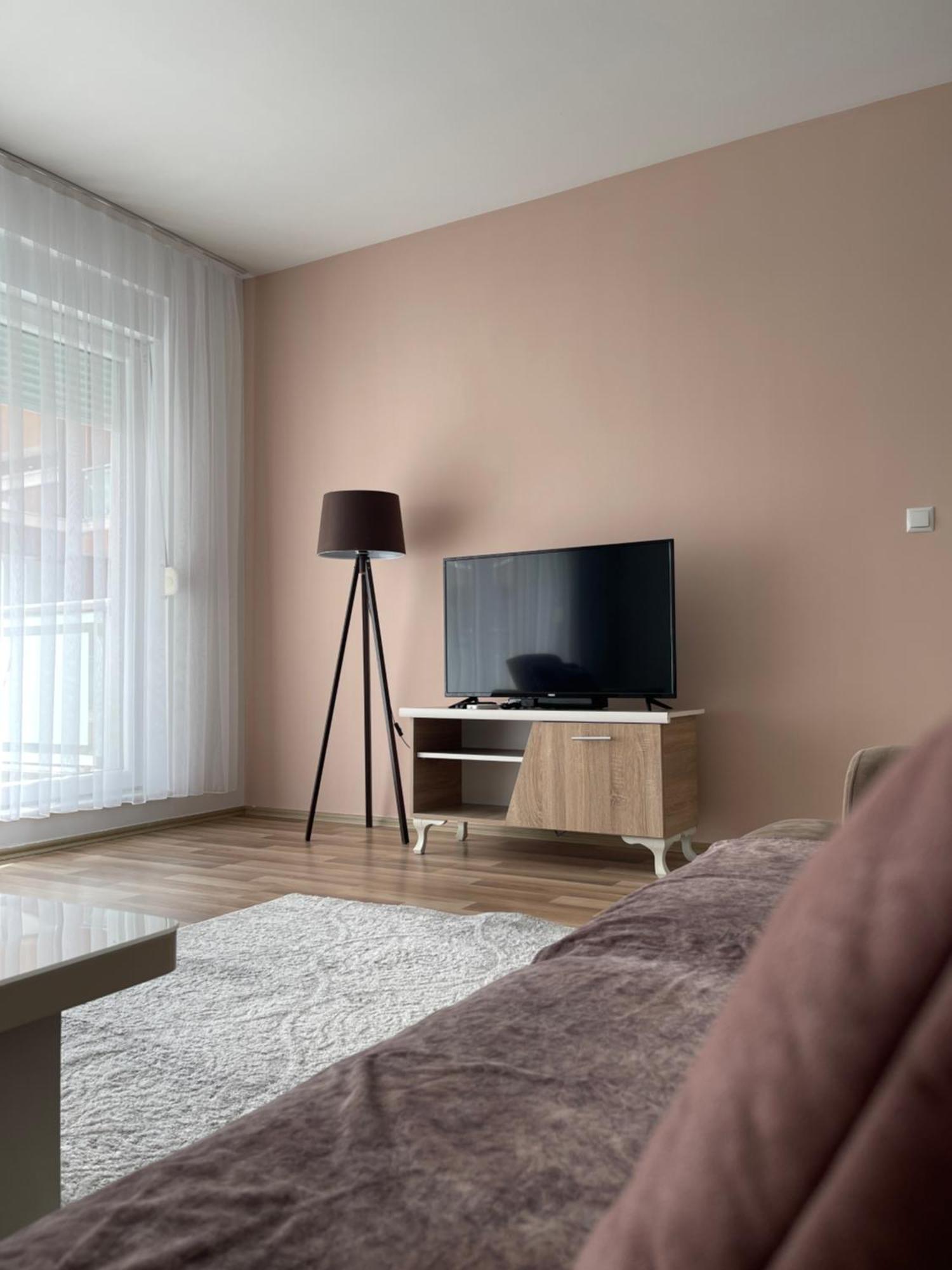 Entire Apartment - Near The Center Priština Exteriér fotografie